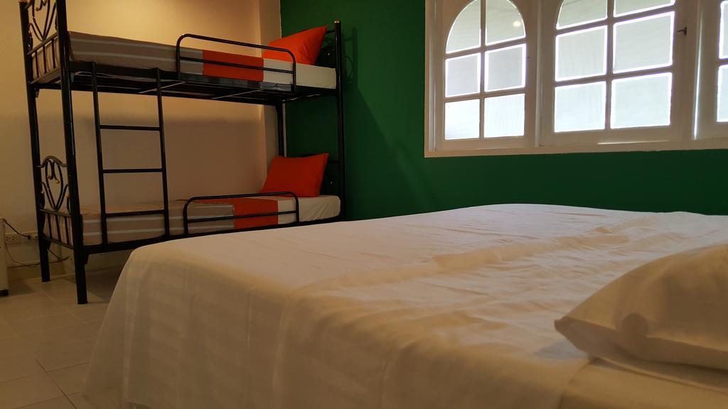 Mr.Sea In Bangkok Hostel Buitenkant foto
